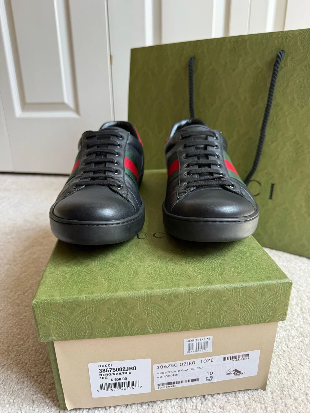 Gucci Black Leather Low-Top Sneakers with Red & Green Web